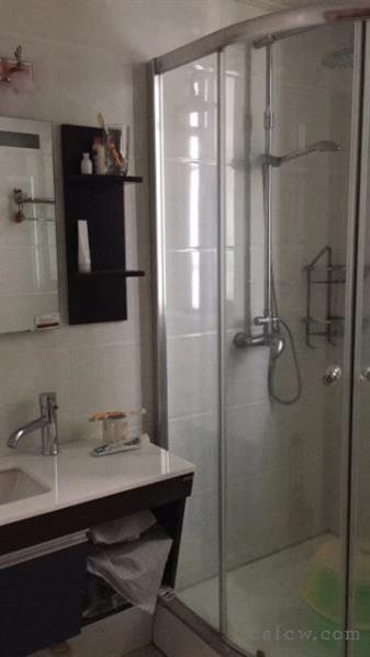 润欣花园中上楼层161平方3间朝南带双阳台3个飘窗满两年符合666政策