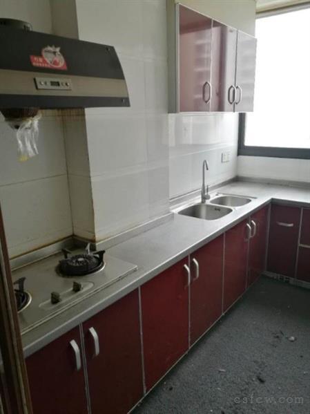 新世纪花苑精装2/1/1朝南好房2200元/月