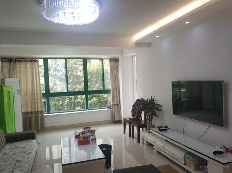 金枫家园精装2/2/1朝南好房155万