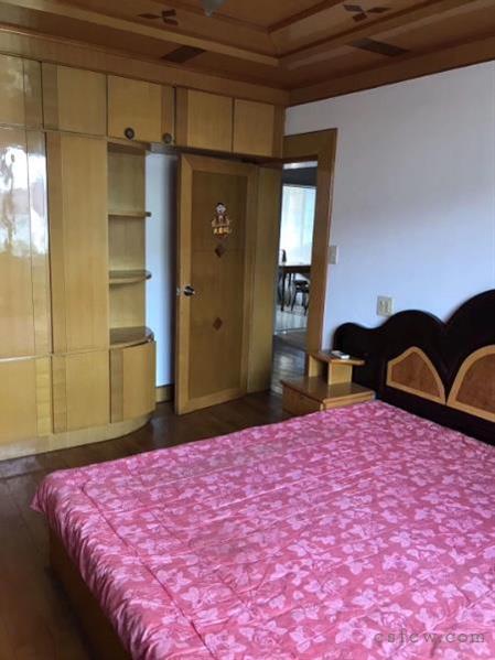 漕泾新一区黄金楼79平方装修好168万急！