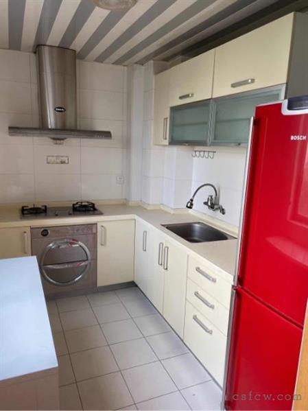 世茂一期精装2/2/2朝南好房210万