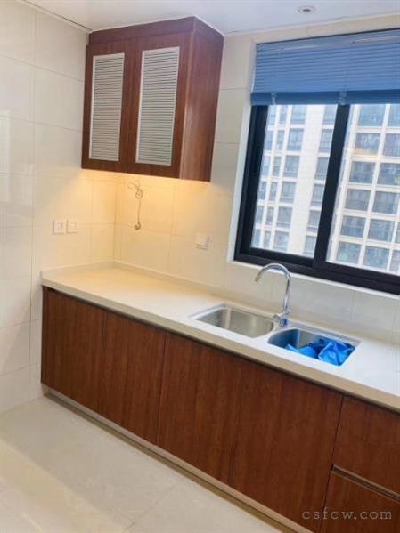 紫云名邸精装4/2/0朝南好房290万