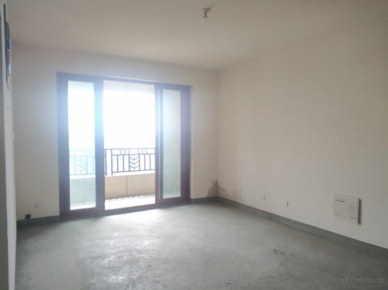 琴湖壹号毛坯3/2/2朝南好房265万