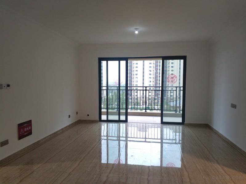 紫云名邸毛坯4/2/2朝南好房288万