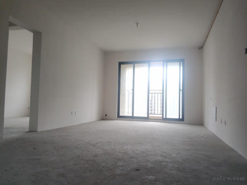 藕渠家园毛坯4/2/2朝南好房210万