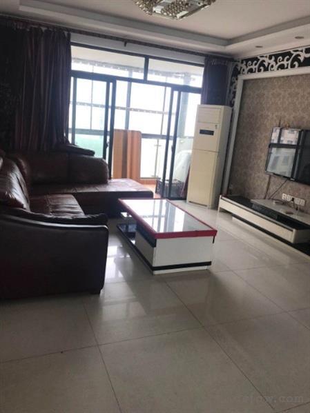 森兰公寓精装3/2/1朝南好房3000元/月