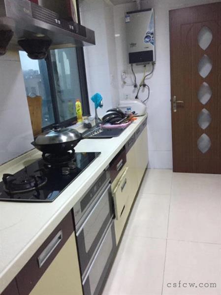 尚湖中央花园精装3/2/1朝南好房165万