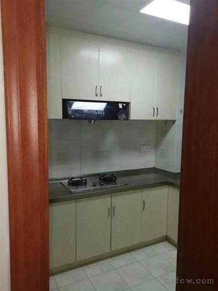 晨枫家园三房二厅一卫装修清爽基本设齐全2100元月