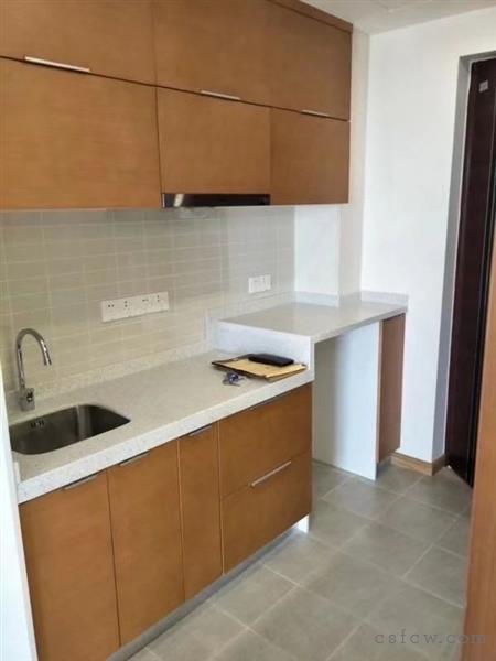 隆盈广场精装1/1/1朝北好房1500元/月