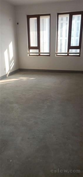 东湖京华毛坯3/2/2朝南好房178万