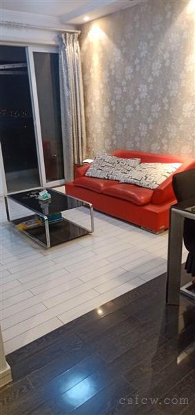 派公馆精装1/2/1朝东好房85万