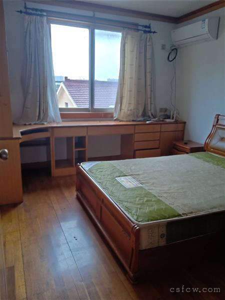 漕泾六区3楼1室1厅1厨1卫装修设全1500元