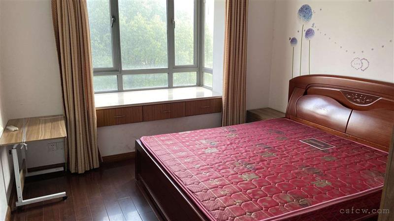 漕泾三区五楼三室一厅装修设全2000元