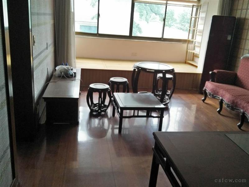 清河坊三楼125平方汽车库25平方加自行车库出售