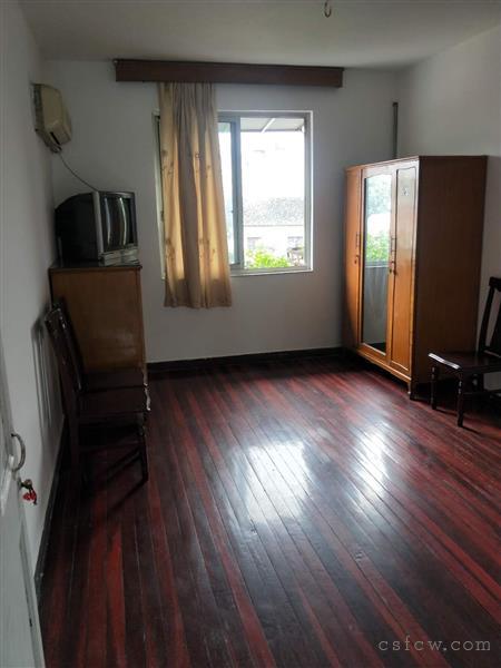 东市河三房一厅一卫精装修2200元出租