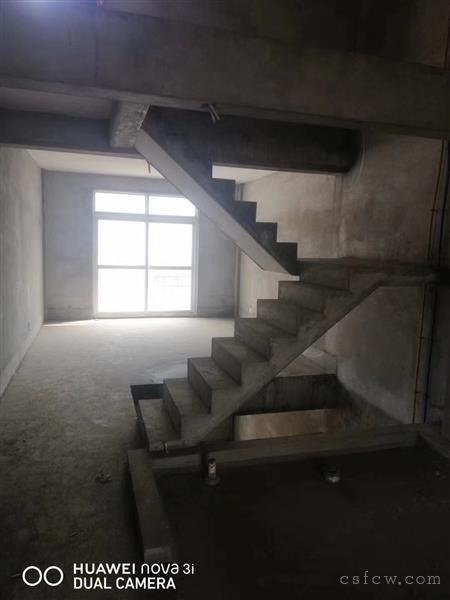 食品城105平，实用面积150平，35万