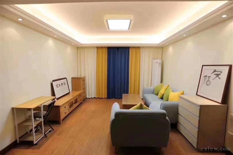 新城虞悦豪庭132平，精装修，4-2-2，中间楼层，330万