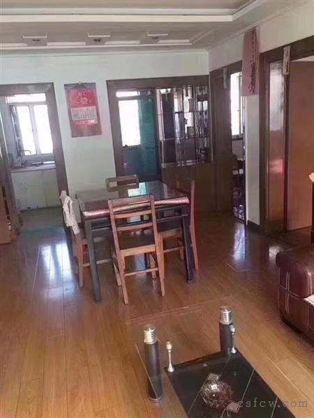 急售湖苑四区91平，三室二厅一卫一橱三开间朝南黄金楼层148万