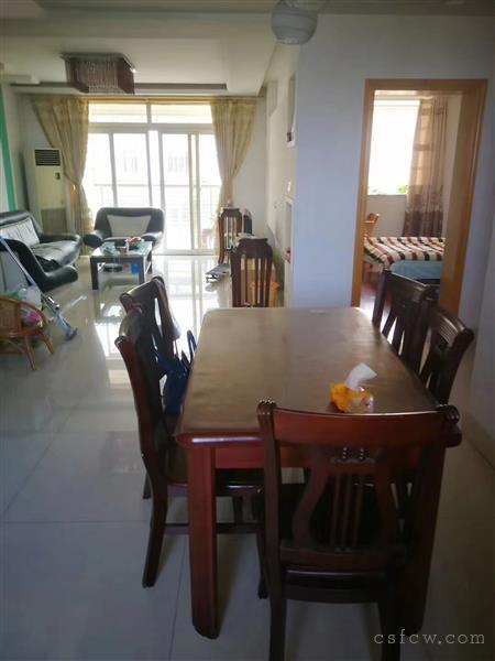 顶带阁阁楼70平方精装保养好