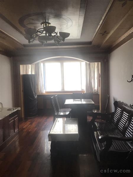 漕泾新村一区黄金楼79平方二室一厅装修清爽168万急！