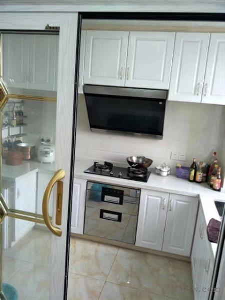 嘉茂大厦欧式精装3房2厅5万一年