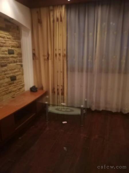 铁琴铜剑楼2越3，.200平，年租6.2万