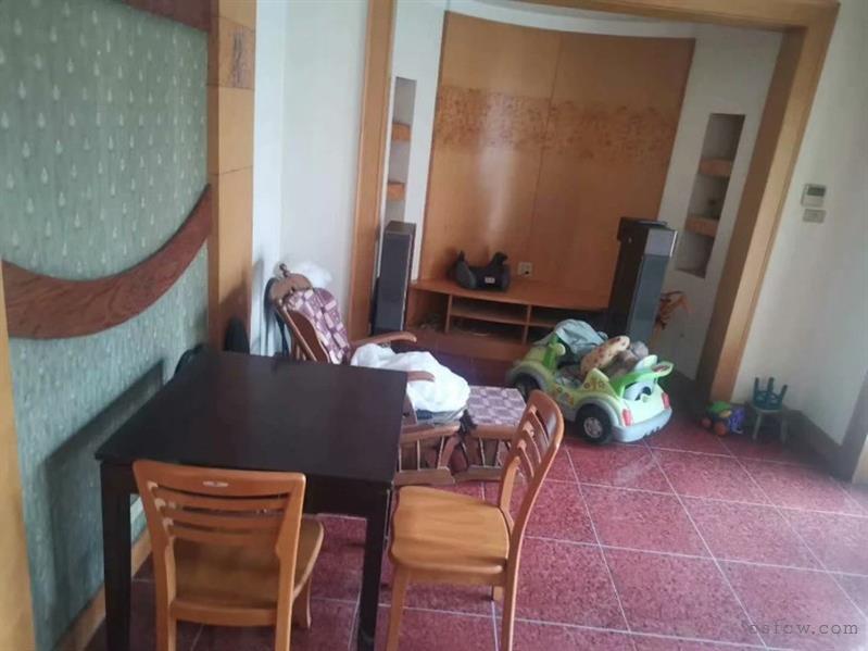 五星独栋，有双证，169平550万，有读书名额，汽车可以开到门口