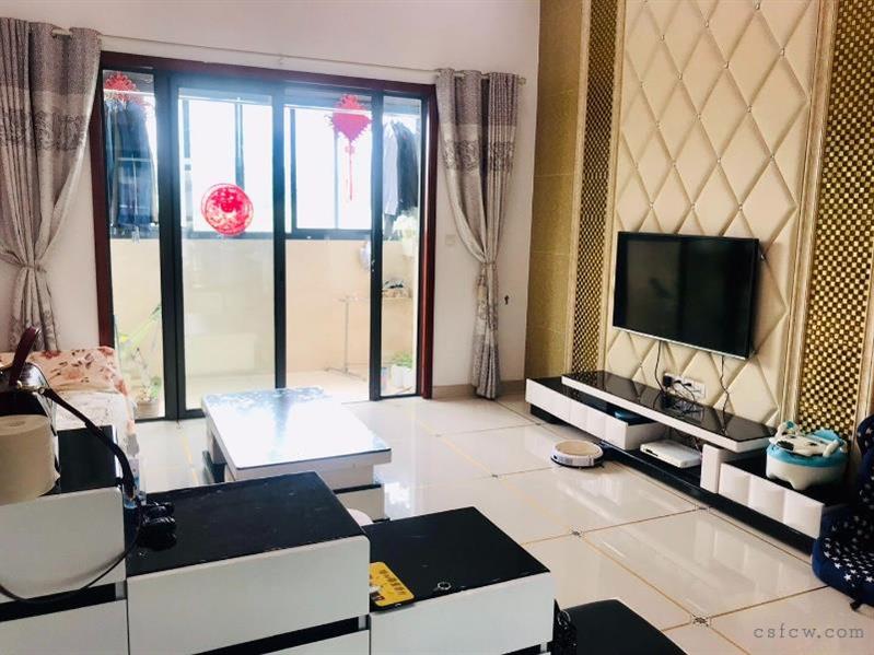 湖畔现代城精装2/2/1朝南好房2200元/月