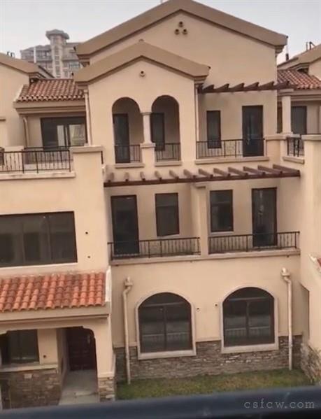 七里香庭毛坯5/2/4朝南好房308万