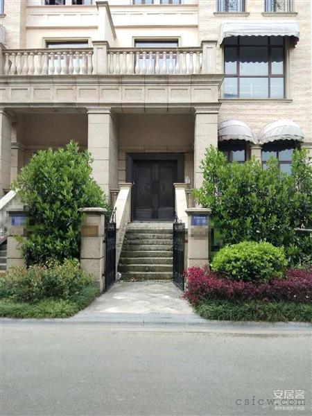 嘉湖景苑联体别墅332平方518万毛坯满2年独用车库