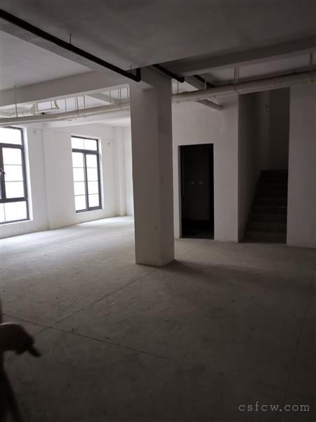 名流御园独栋别墅408平方838万毛坯满2年位置好