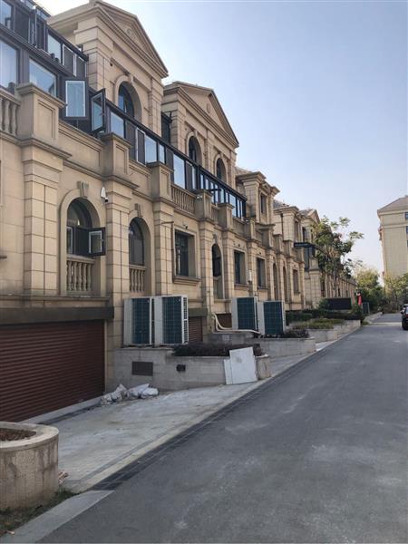 桃源涧独栋别墅350平方668万毛坯院子200多平