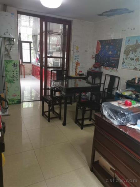 新景水岸精装4/2/2朝南好房250万