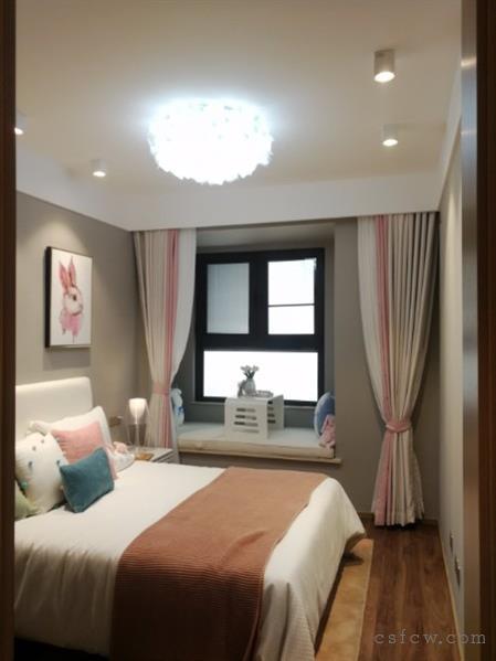 薇尼诗精装3房97平145万满二年有名额有钥匙