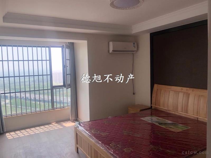 紫晶城精装2/2/2朝南好房2200元/月