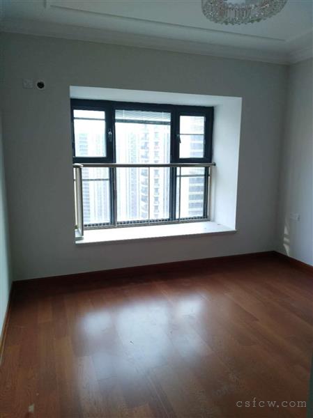 恒大雅苑小高层！102平小户精装修3室138万急售