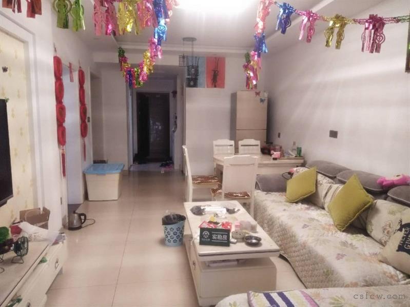 湖畔现代城精装3/2/1朝南好房141万