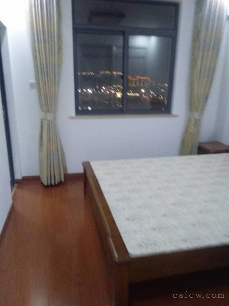 东湖京华精装2/1/1朝南好房70万