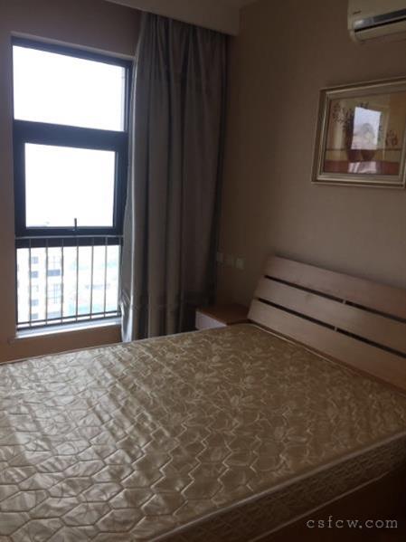 同济广场精装1/1/1朝南好房1700元/月
