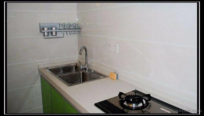 五星新村三区精装1/1/1朝南好房1300元/月