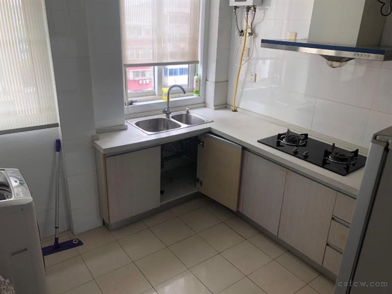 信一尚城精装2/1/1朝南好房2500元/月