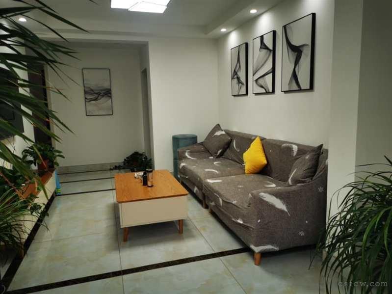 漕泾四区精装4/2/1朝南好房3000元/月