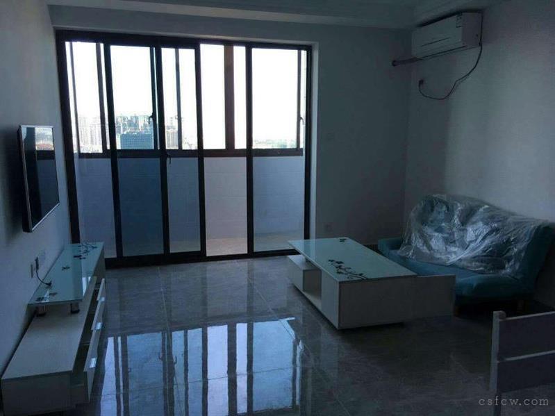 紫晶城精装2/2/2朝南好房2000元/月