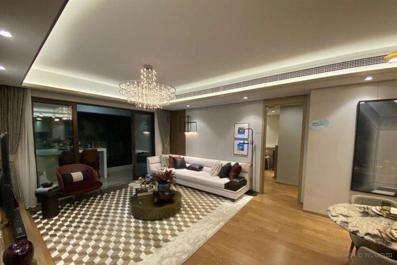 内部房源特价优惠自带地标级商业，地暖、新风系统、空调品质改善科技住宅