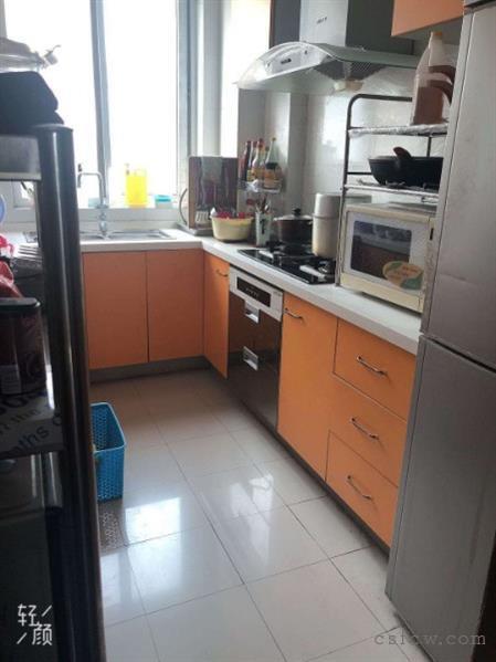 锦荷佳苑93平3房朝南自库22平精装修满2年有名额158万