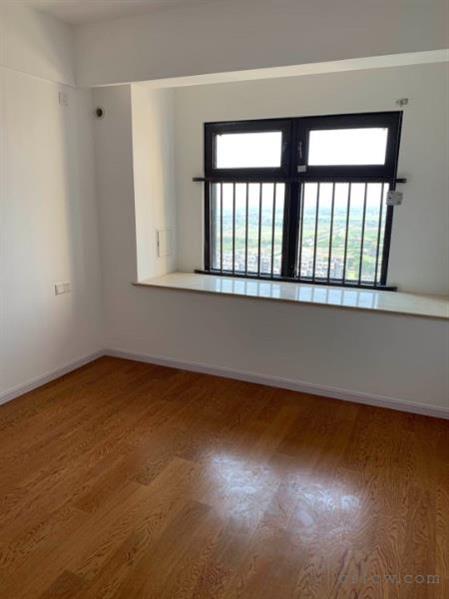 港龙香语华庭106平方精装修