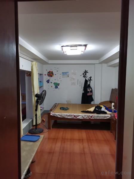 银都公寓精装3/2/1朝南好房115万