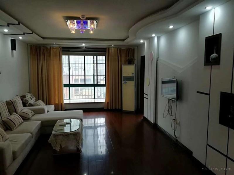 锦荷佳苑98平2房2卫汽库33平精装修满2年有名额185万