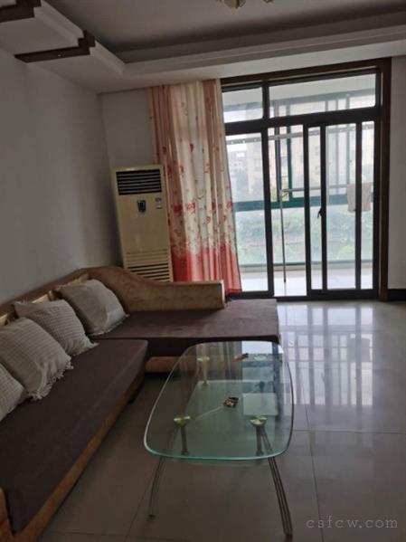 香山苑3房1卫装修清爽设备齐全2600元