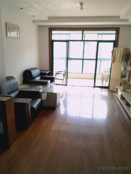 金山苑3房2卫装修清爽设备齐全2300元好楼层